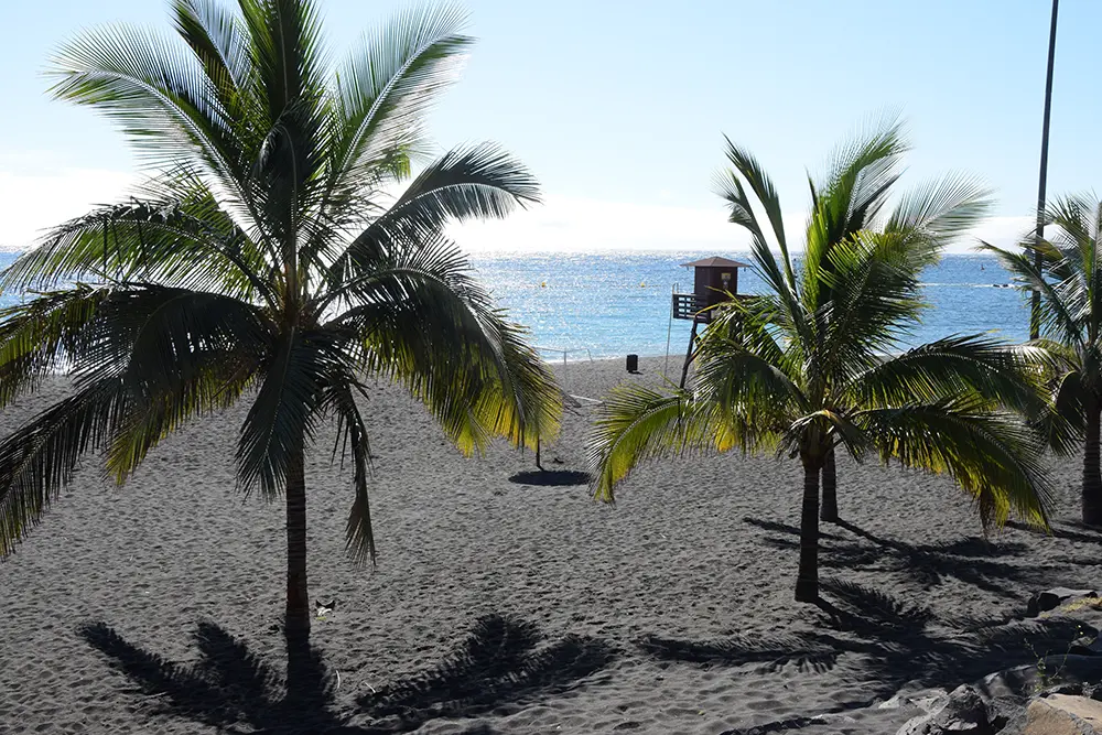 Playa de arena negra en Santa Cruz de la Palma